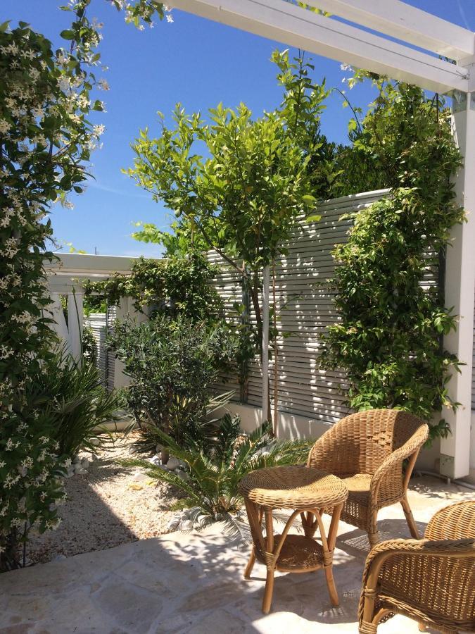 Seaside With Private Pool By The Sea -